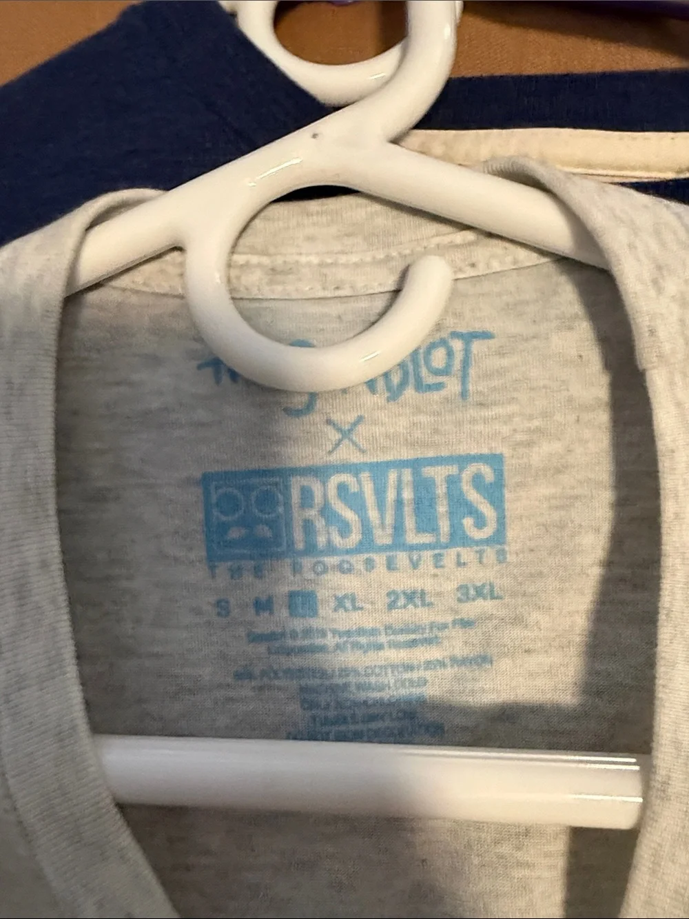 RSVLTS Size Large The Beast Dog Graphic T-Shirt - Light Gray